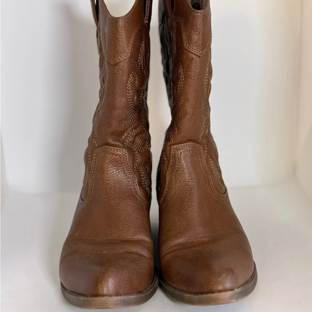 The Faded Glory Women's Western Cowboy Boots Ankle/Brown, Size 7 - Picture 12 of 13